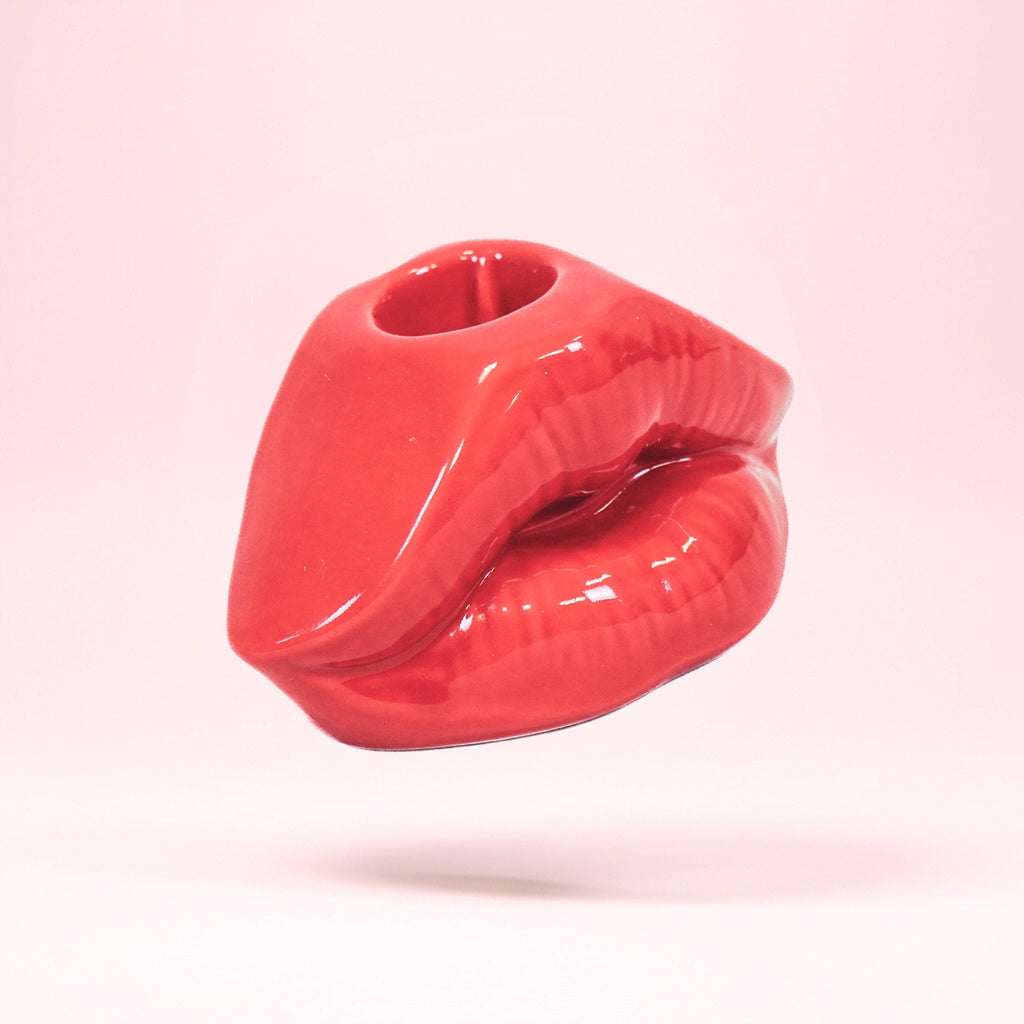 Kiss Lysestake – Rød Keramikk