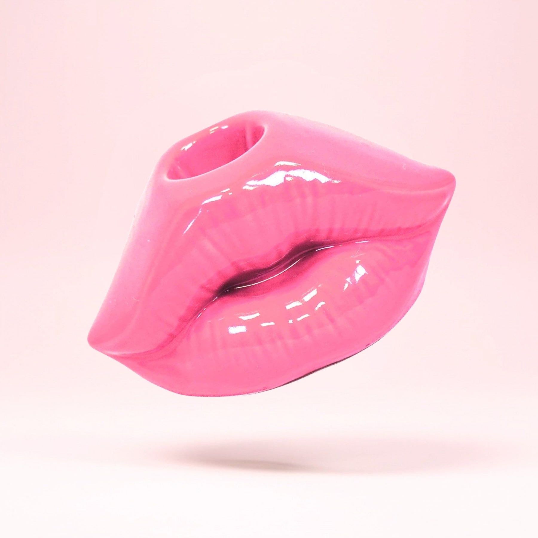 Kiss Lysestake – Neon Rosa Keramikk