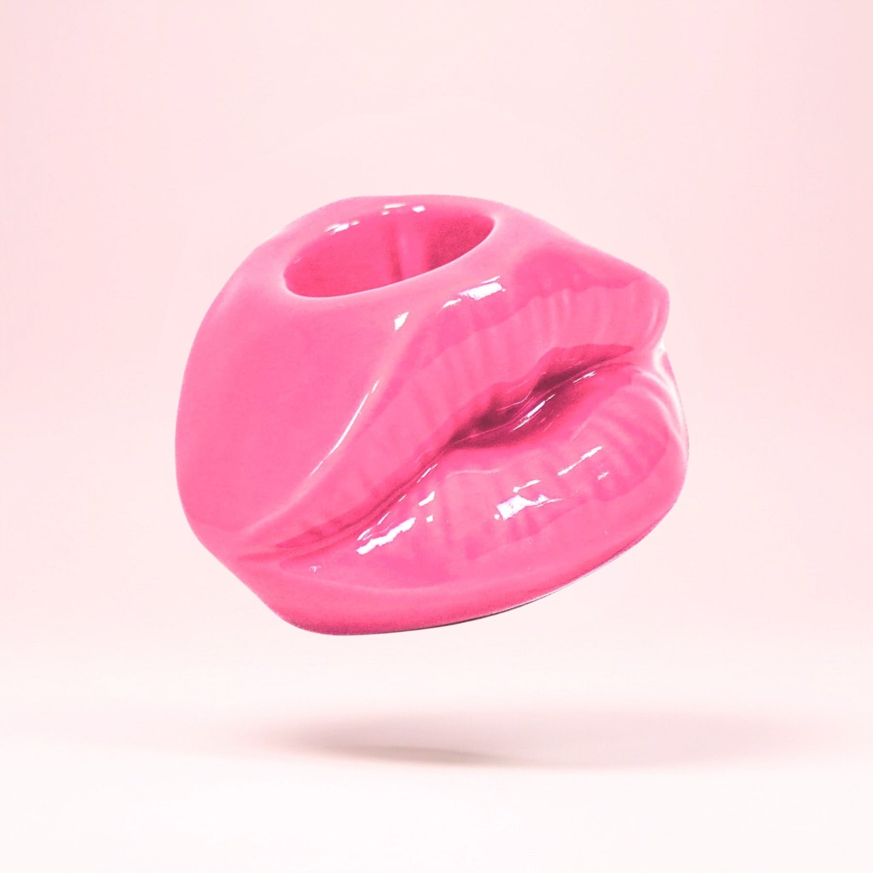 Kiss Lysestake – Neon Rosa Keramikk