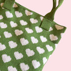 Fargerik totebag med grønn og kremhvit fargekombinasjon inspirert av retro og skandinavisk design.